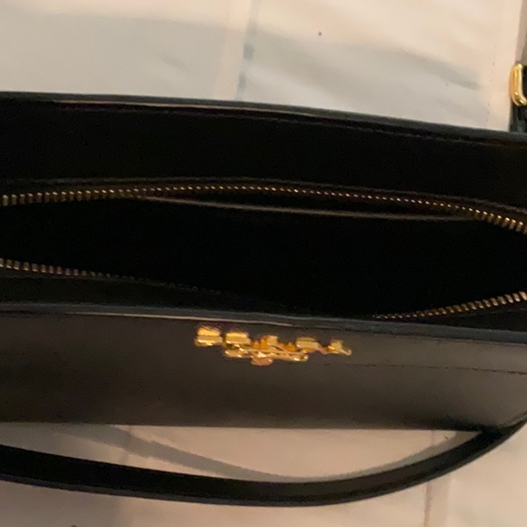 Prada Black  Leather  Zip Cross Body (authentic) - Picture 7 of 8